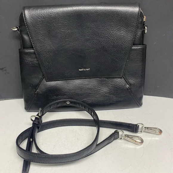 Matt & Nat Black Minka Vegan Hobo Bag Dwell Crossbody Bag - Picture 4 of 17